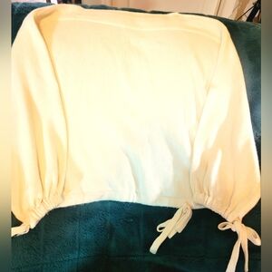 Womans Stylish Sweater NWOT